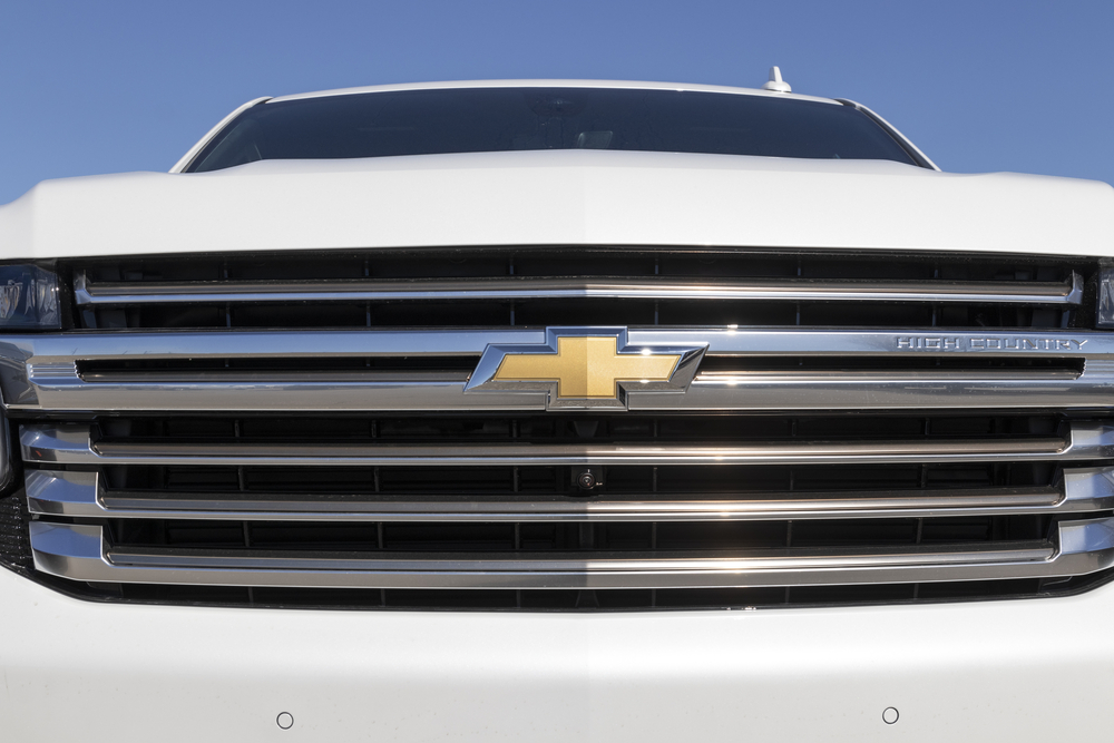 white front zoomed rear of 2021 chevy silverado truck