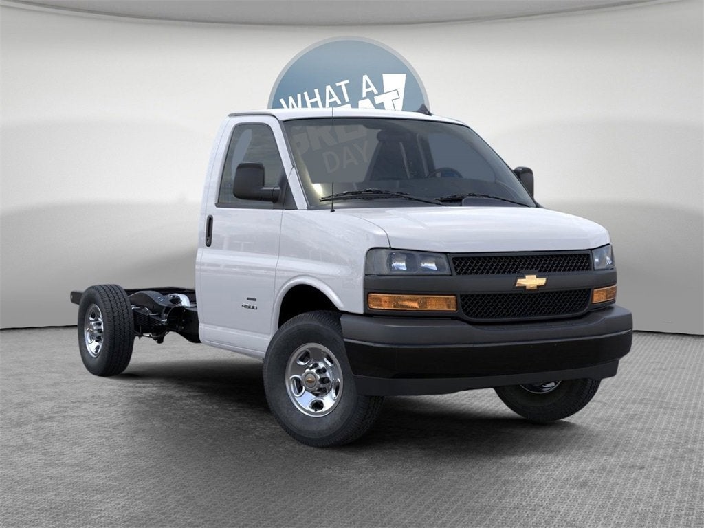 2025 Chevrolet Express Cutaway 3500 1WT