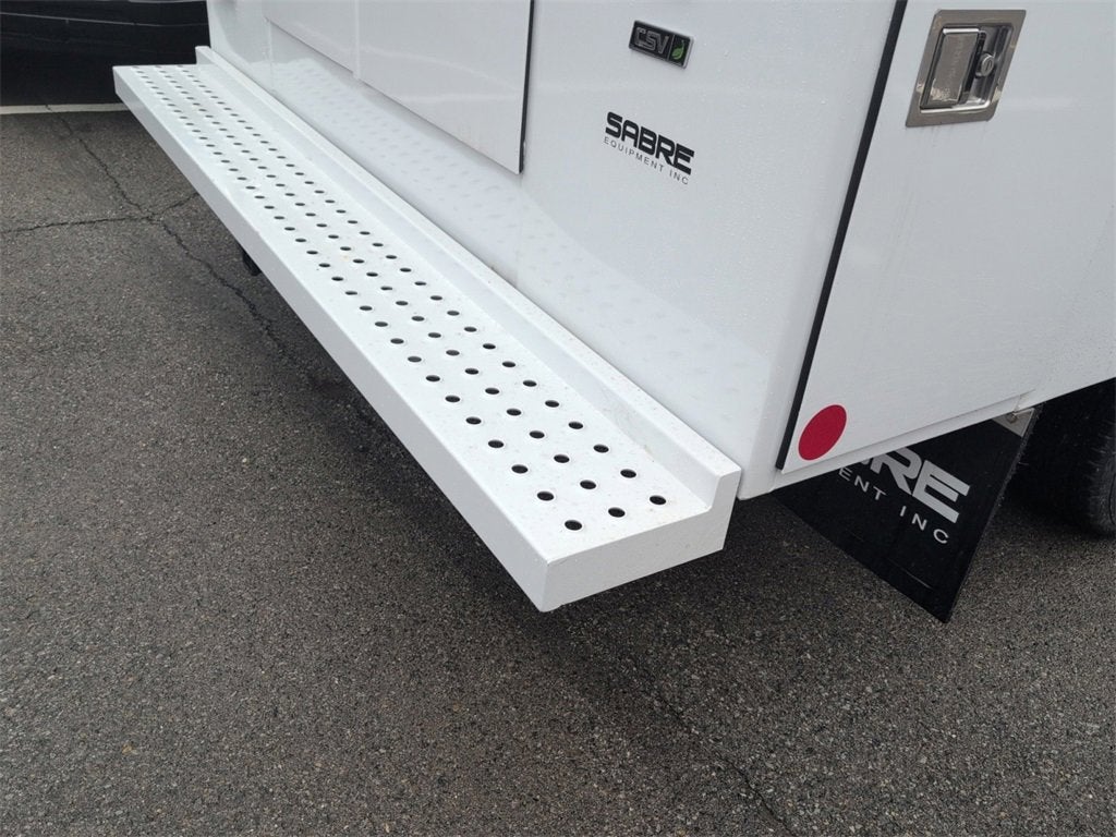 2025 Chevrolet Express Cutaway 3500 1WT