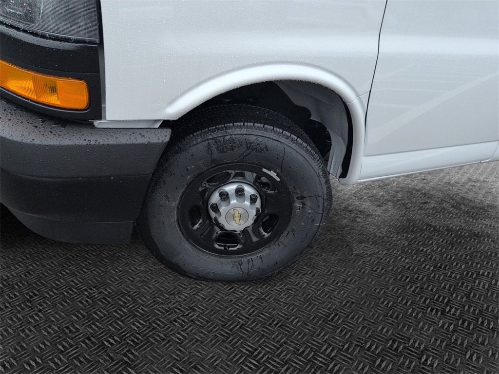 2026 Chevrolet Express Cargo 2500 1WT