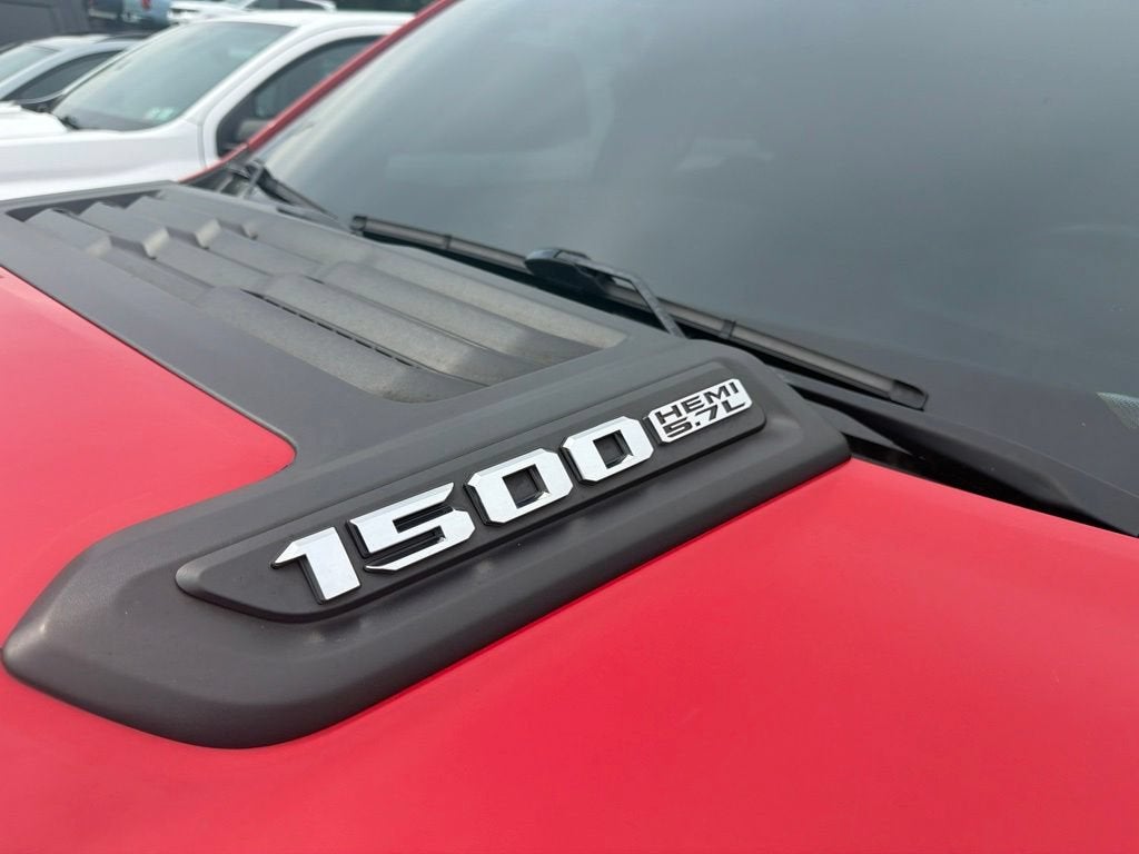 2020 RAM 1500 Laramie Crew Cab 4x4 5'7" Box
