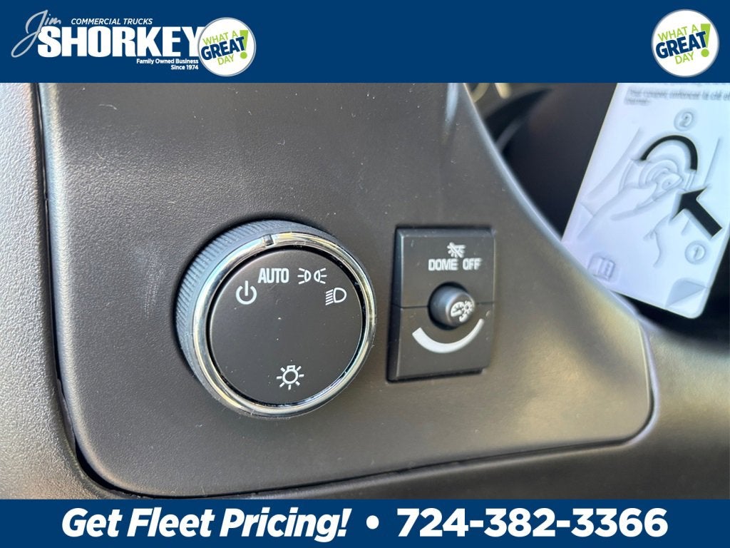 2025 Chevrolet Express Cargo 3500 WT