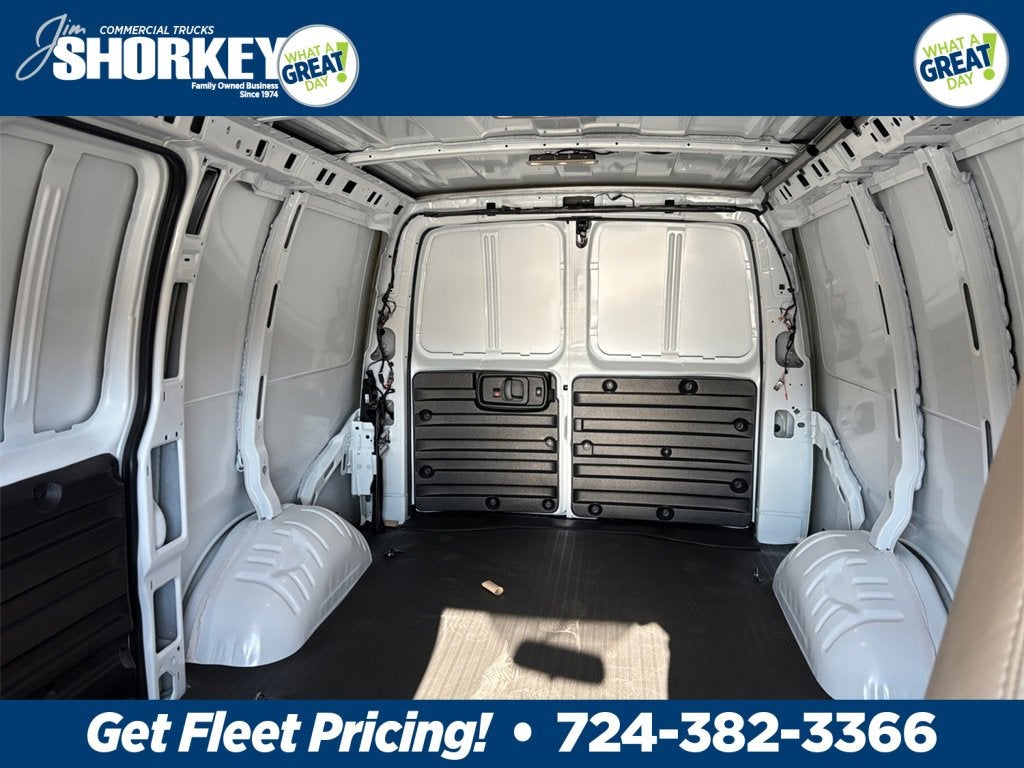 2025 Chevrolet Express Cargo 3500 WT