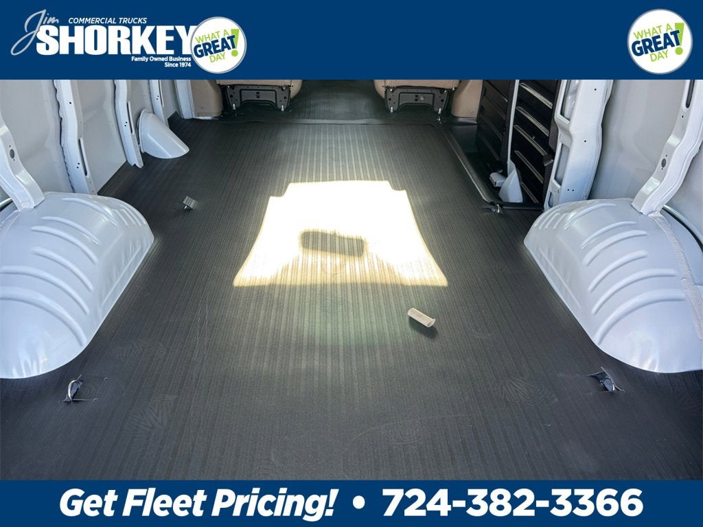 2025 Chevrolet Express Cargo 3500 WT