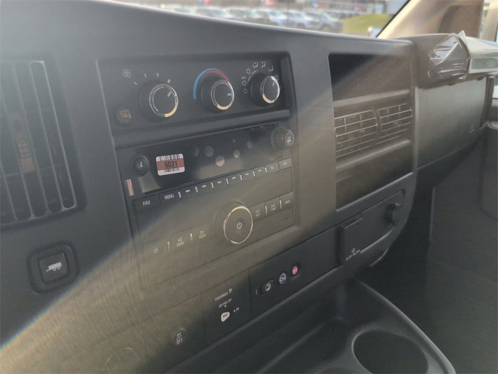 2025 Chevrolet Express Cargo 3500 WT