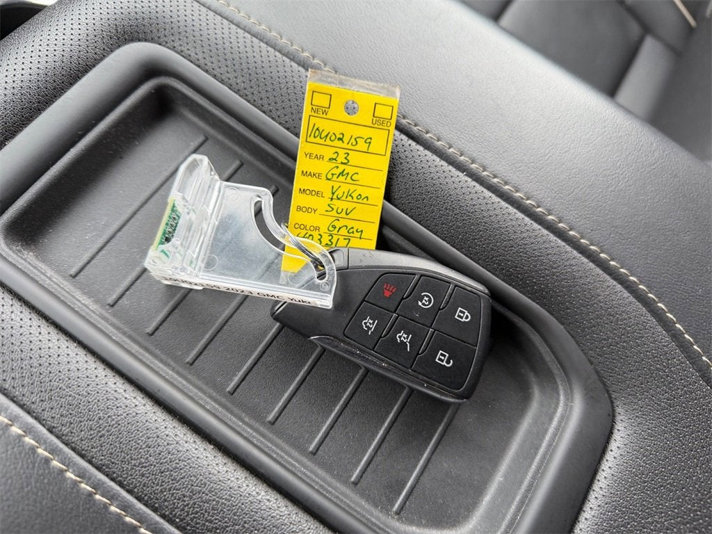 2023 GMC Yukon SLT