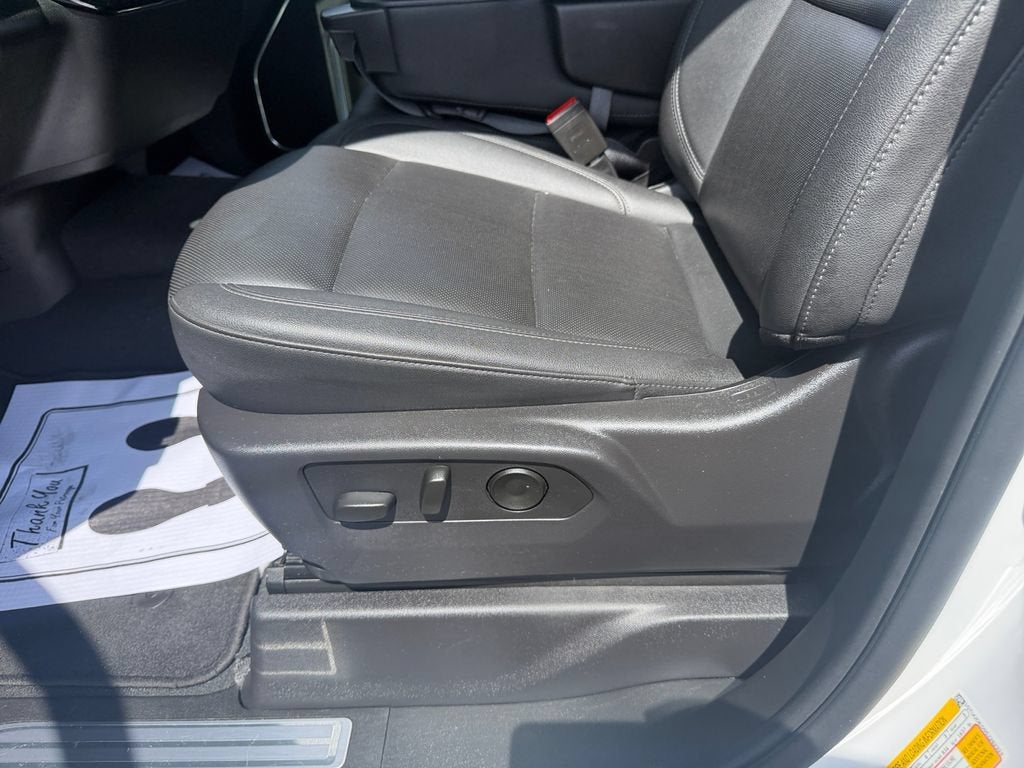 2025 GMC Sierra 1500 SLT - Photo 13
