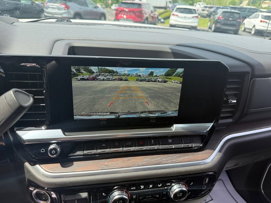 2025 GMC Sierra 1500 SLT - Photo 18