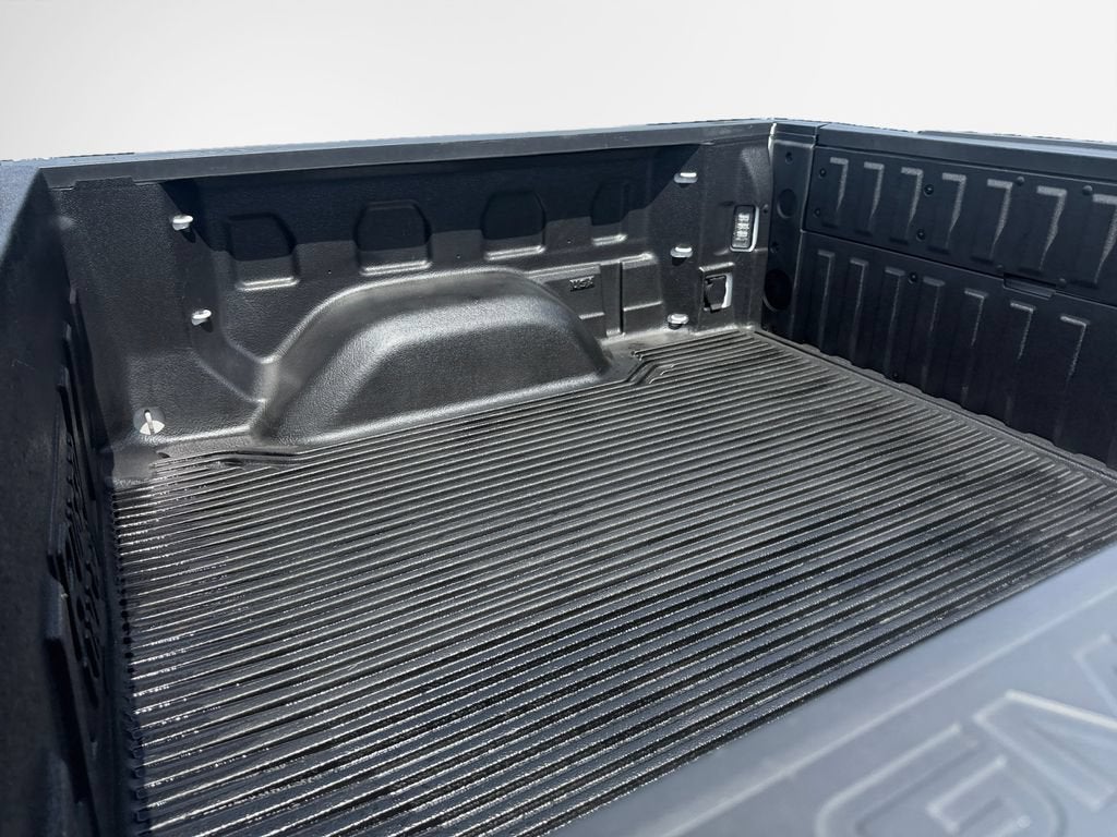 2025 GMC Sierra 1500 SLT - Photo 25