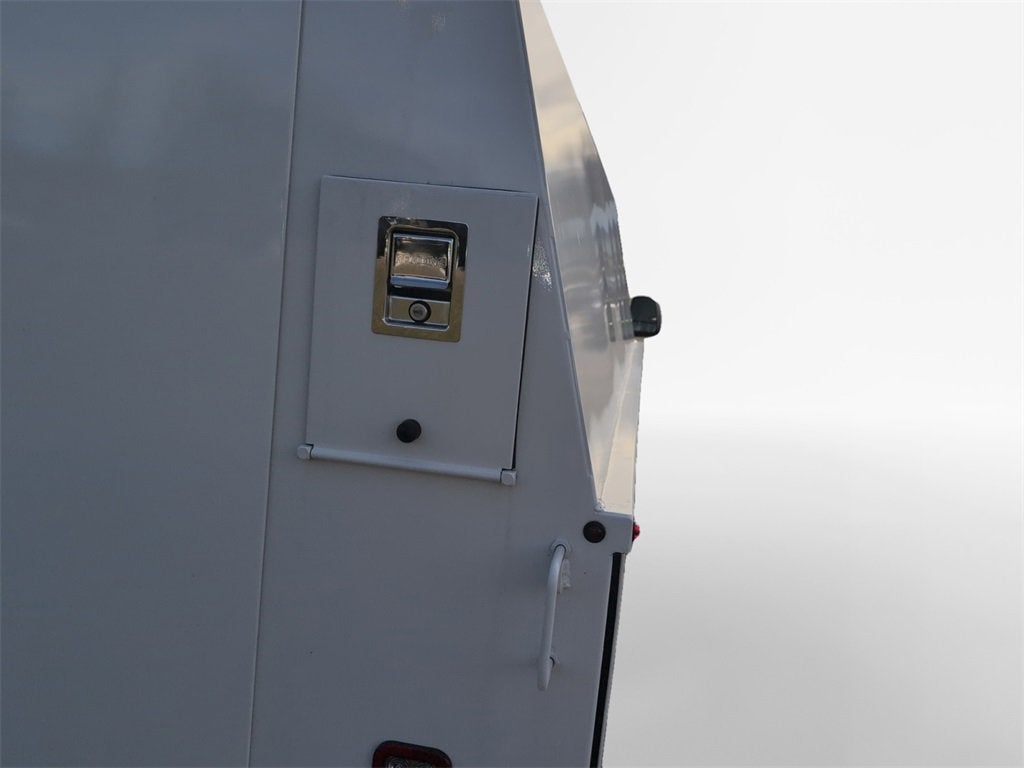 2024 Chevrolet Express Cutaway 3500 1WT