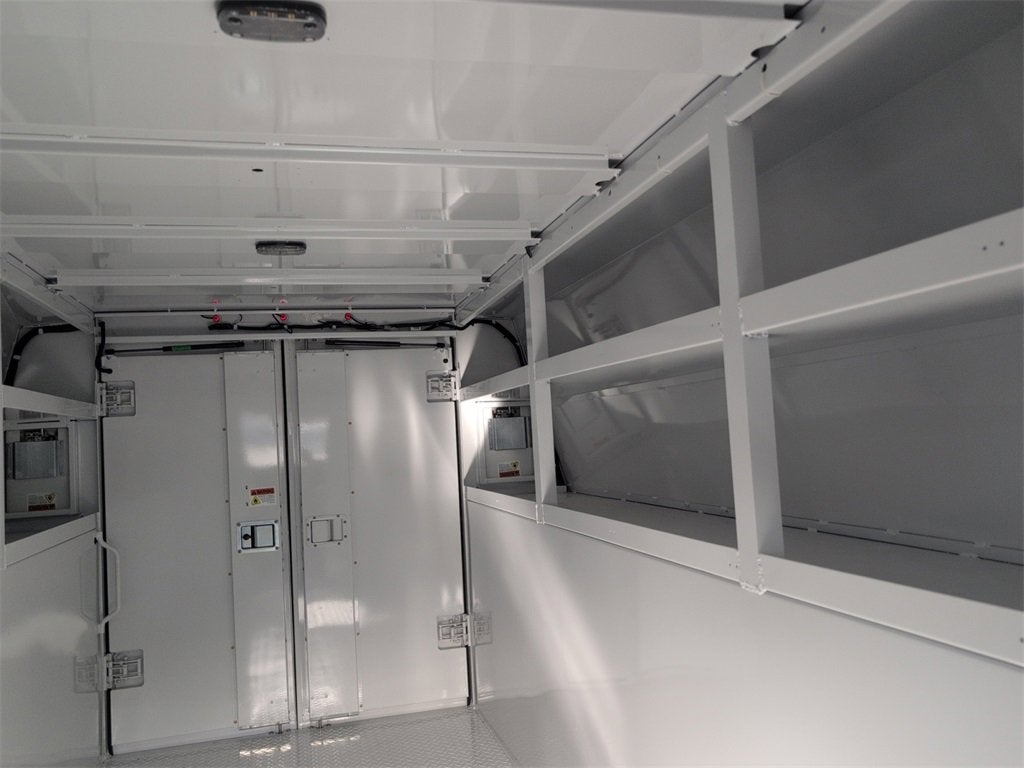 2024 Chevrolet Express Cutaway 3500 1WT