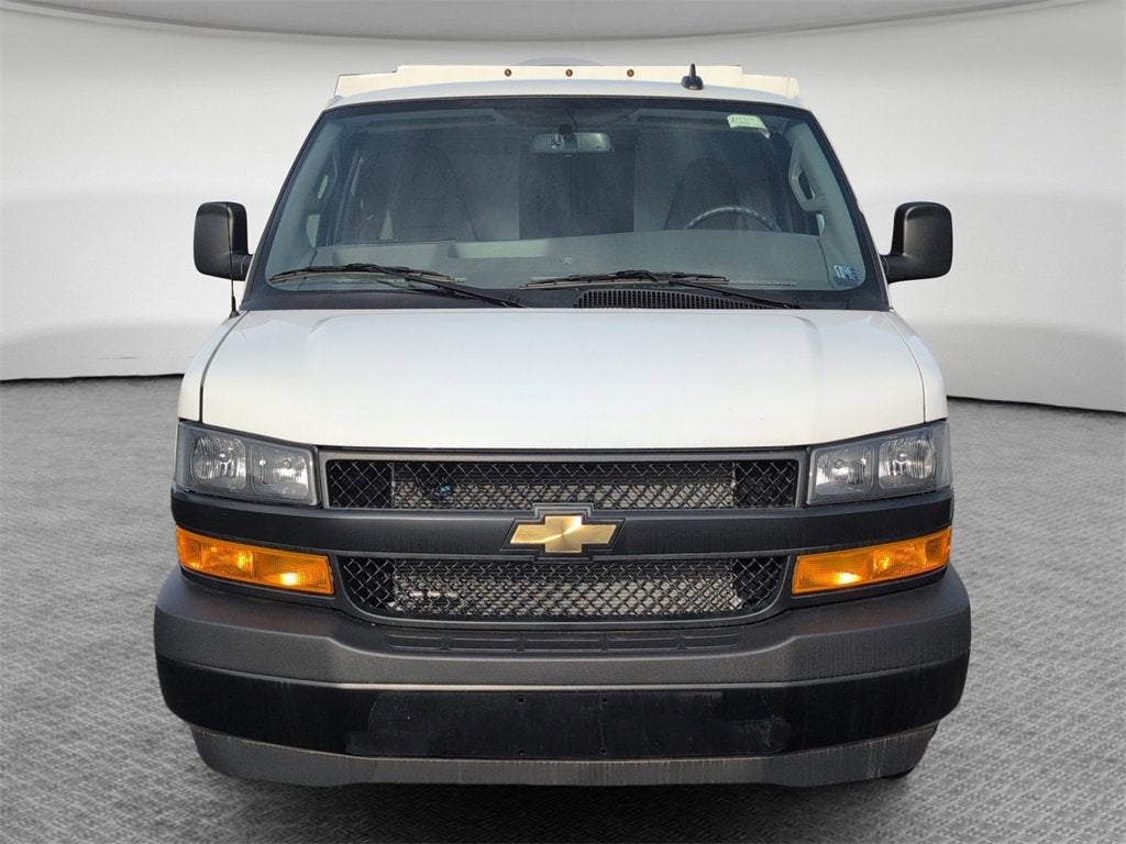 2024 Chevrolet Express Cutaway 3500 1WT