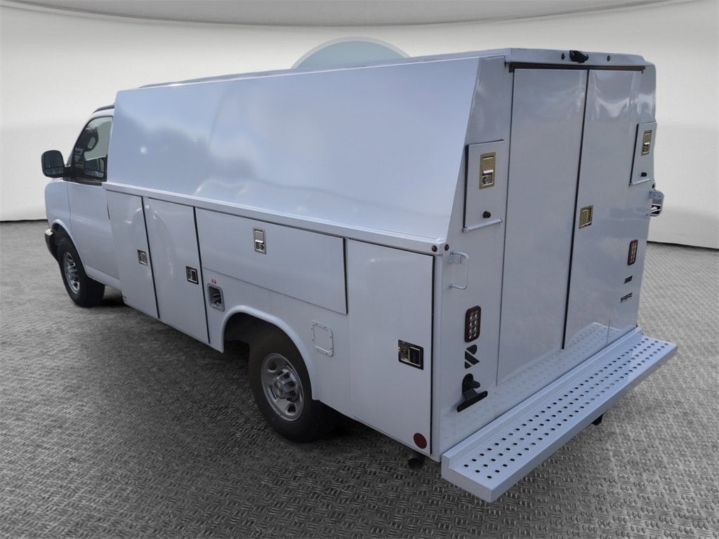 2024 Chevrolet Express Cutaway 3500 1WT