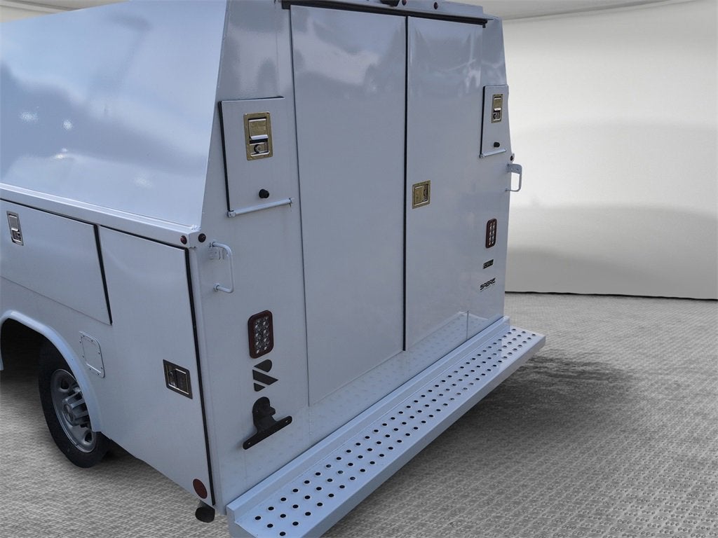 2024 Chevrolet Express Cutaway 3500 1WT