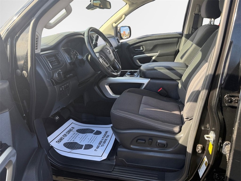 2023 Nissan TITAN Crew Cab SV 4x4