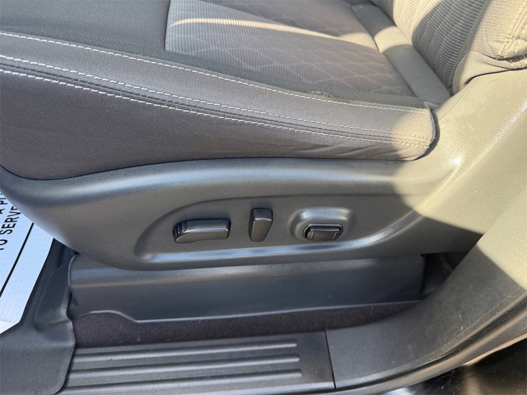 2023 Nissan TITAN Crew Cab SV 4x4