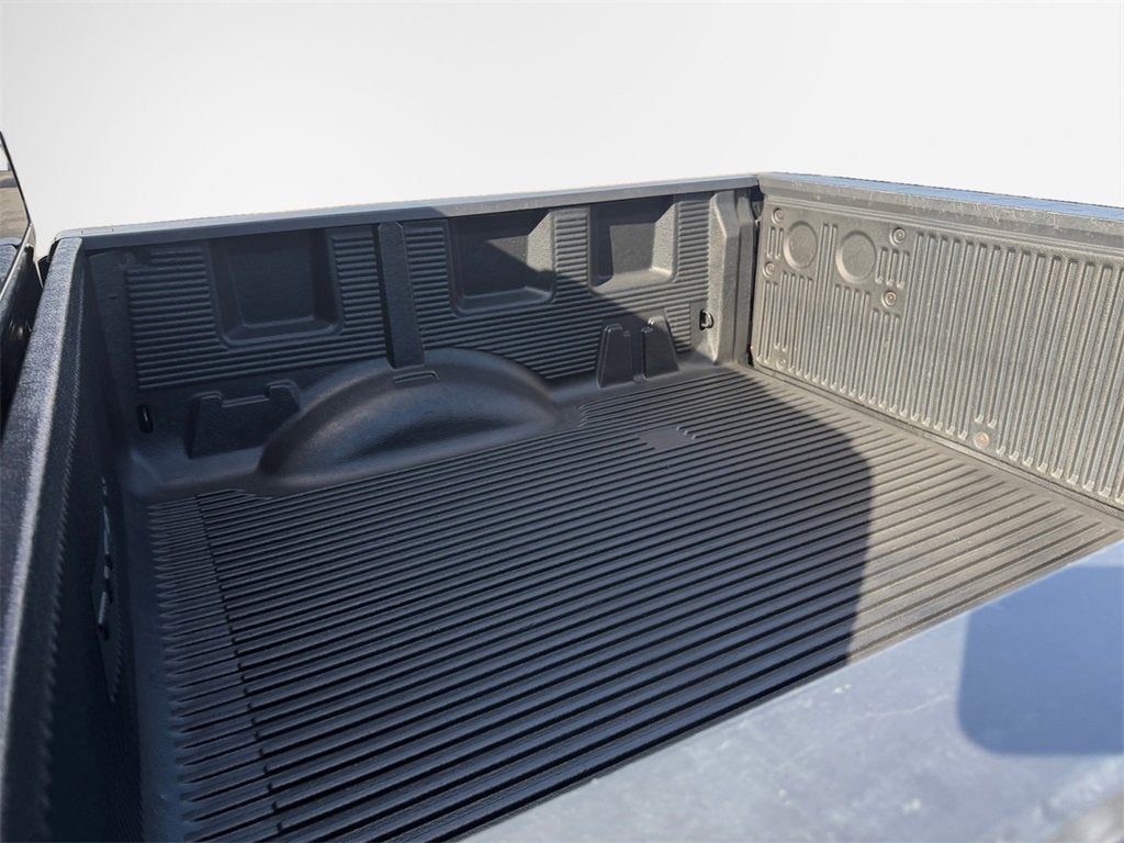 2023 Nissan TITAN Crew Cab SV 4x4