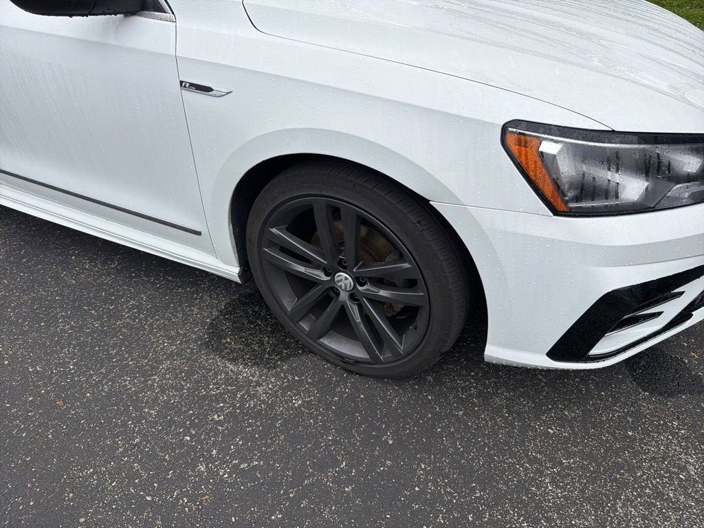 2017 Volkswagen Passat 1.8T R-Line