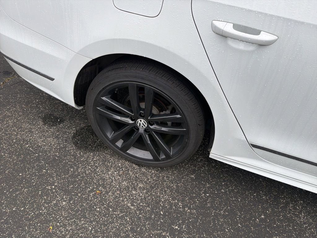 2017 Volkswagen Passat 1.8T R-Line