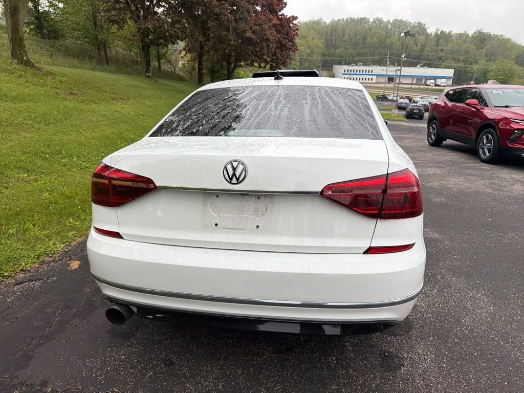 2017 Volkswagen Passat 1.8T R-Line
