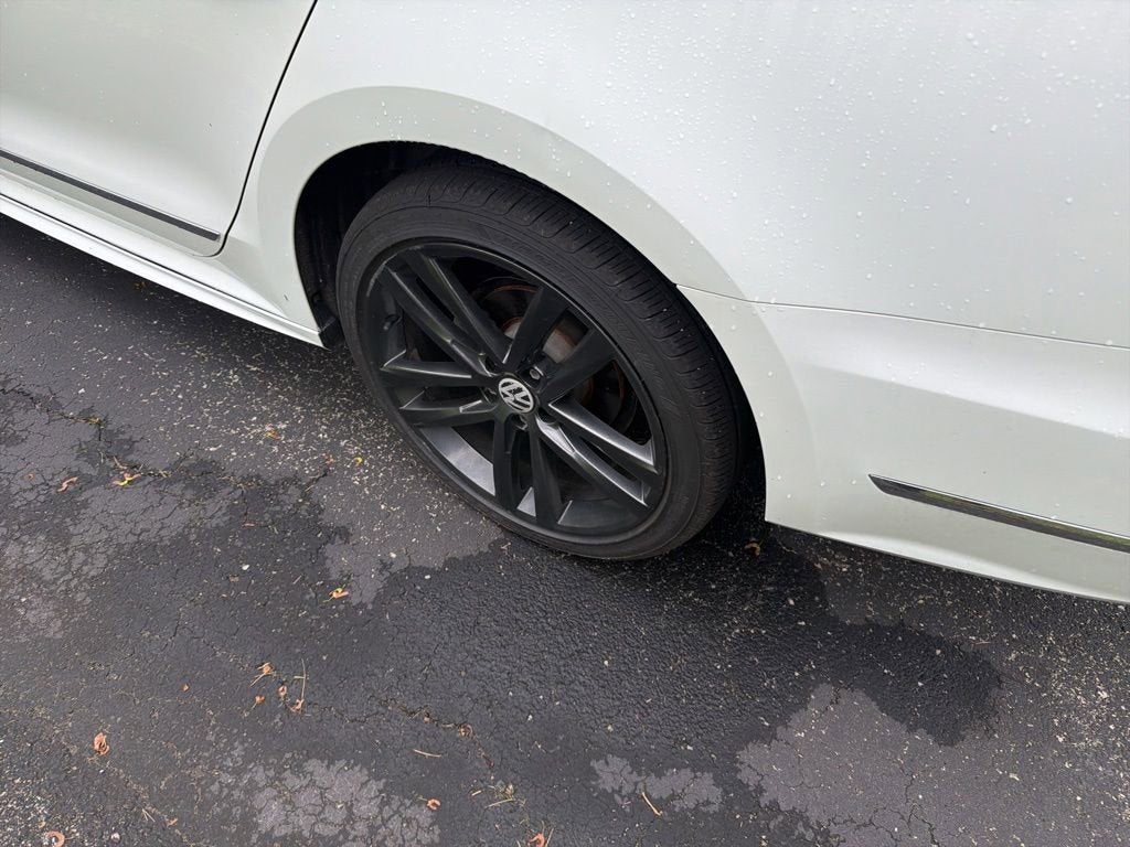 2017 Volkswagen Passat 1.8T R-Line