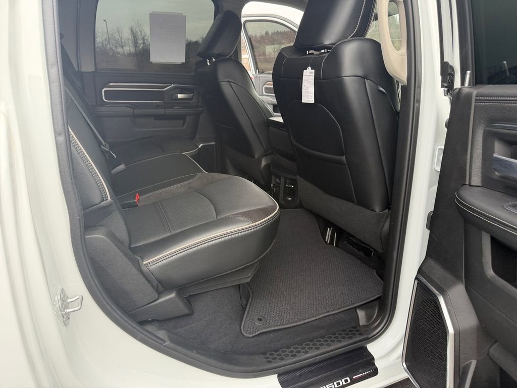 2024 RAM 2500 Laramie Crew Cab 4x4 6'4" Box