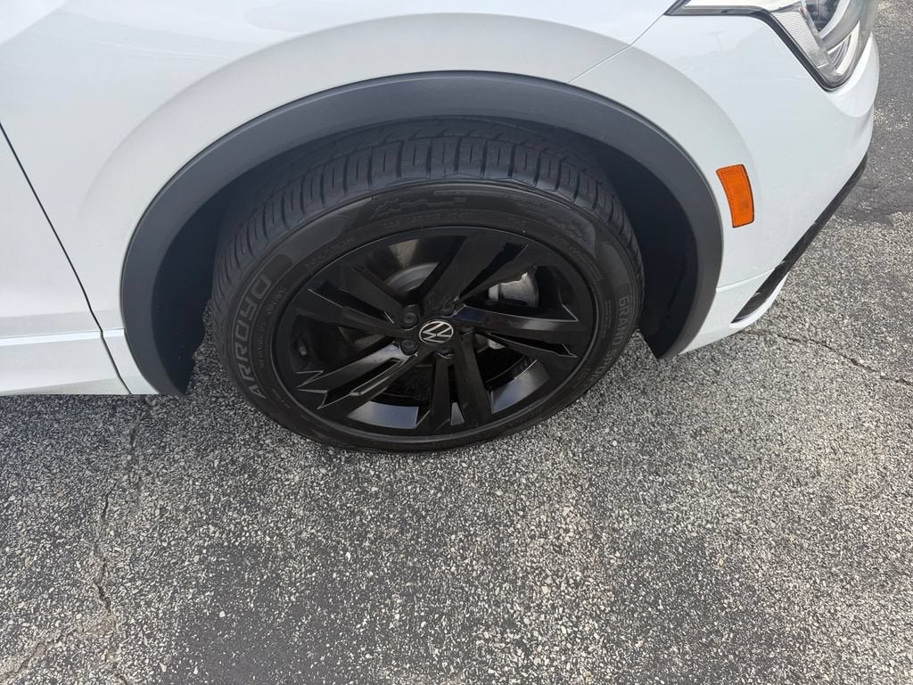 2023 Volkswagen Tiguan 2.0T SE R-Line Black