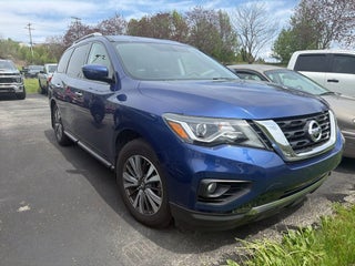 2017 Nissan Pathfinder SV