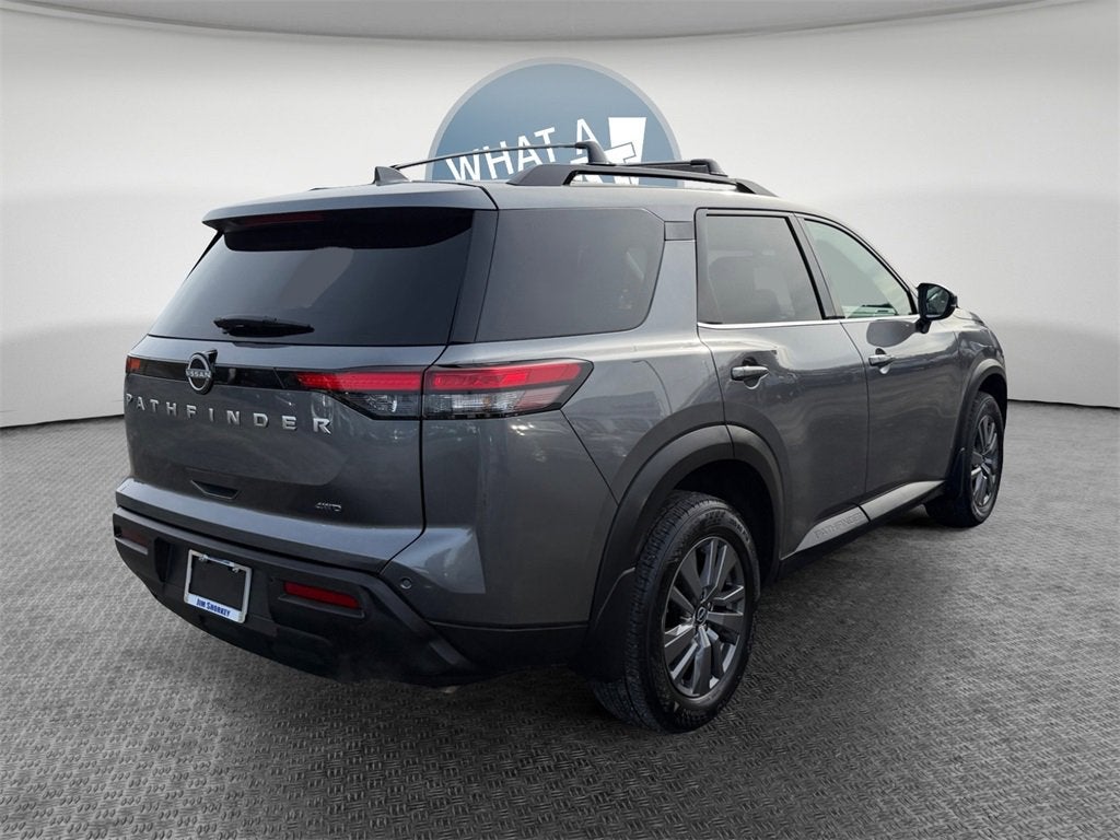 2025 Nissan Pathfinder SV