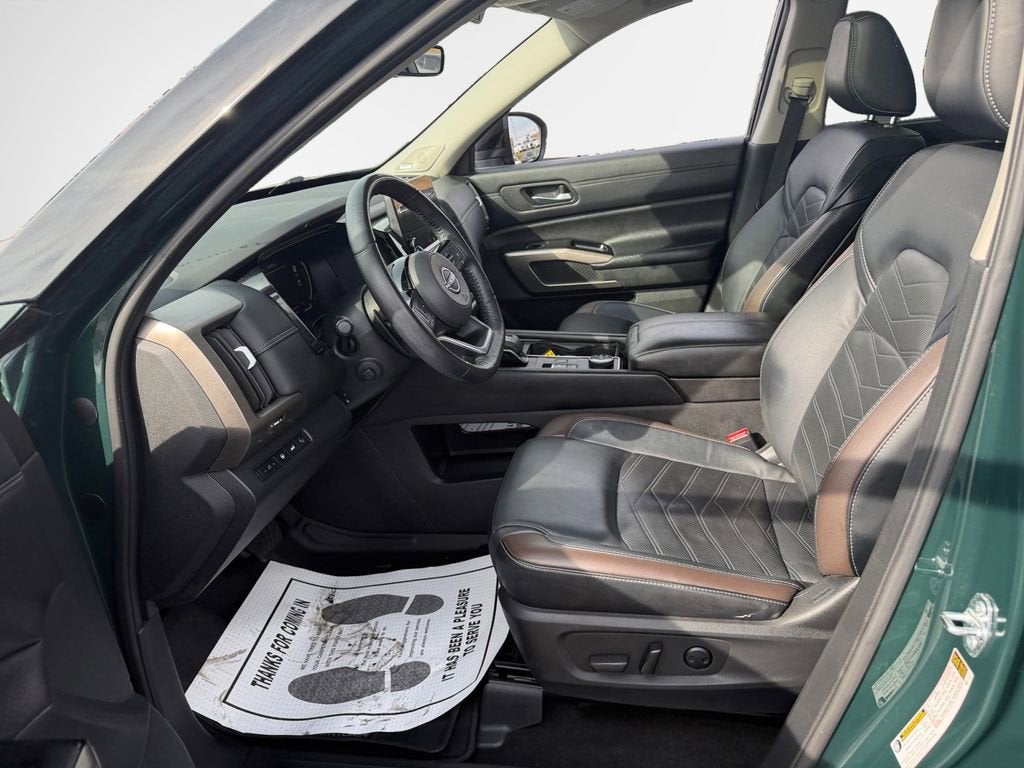 2023 Nissan Pathfinder Platinum 4WD