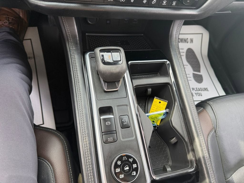 2023 Nissan Pathfinder Platinum 4WD