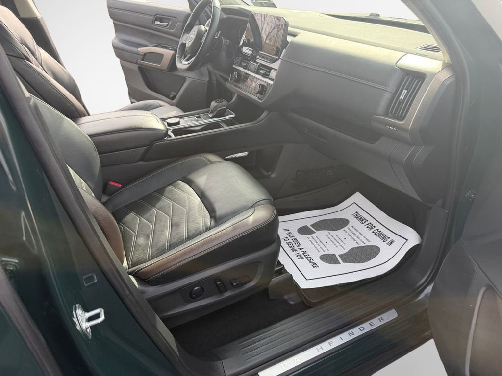 2023 Nissan Pathfinder Platinum 4WD