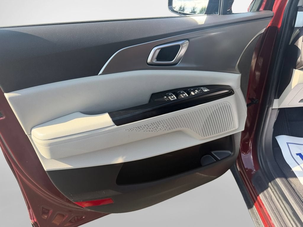 2023 Kia Carnival LX
