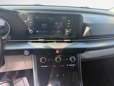 2023 Kia Carnival LX