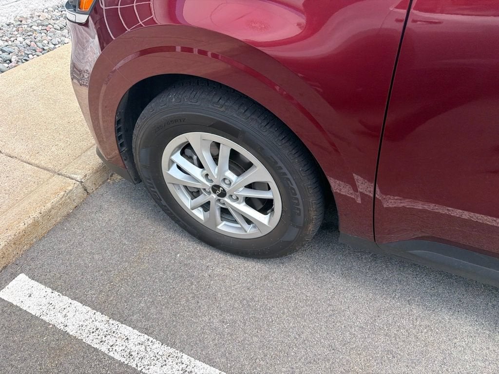 2023 Kia Carnival LX