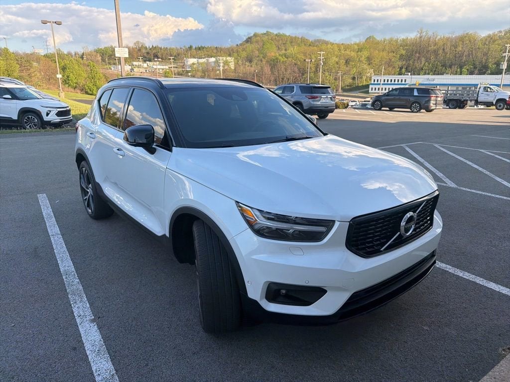 2020 Volvo XC40 T5 R-Design