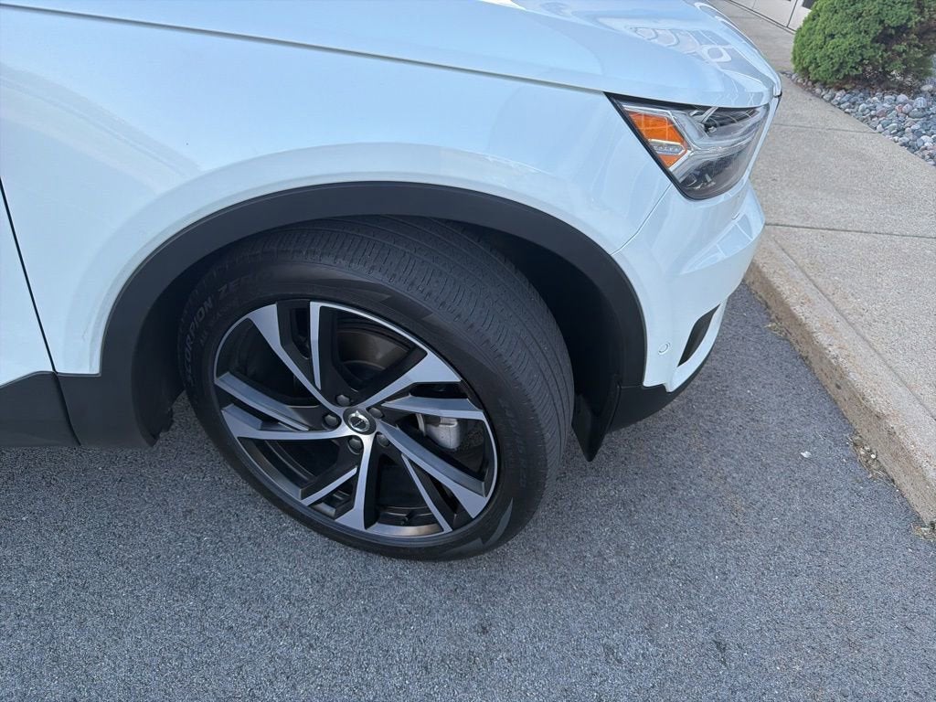 2020 Volvo XC40 T5 R-Design